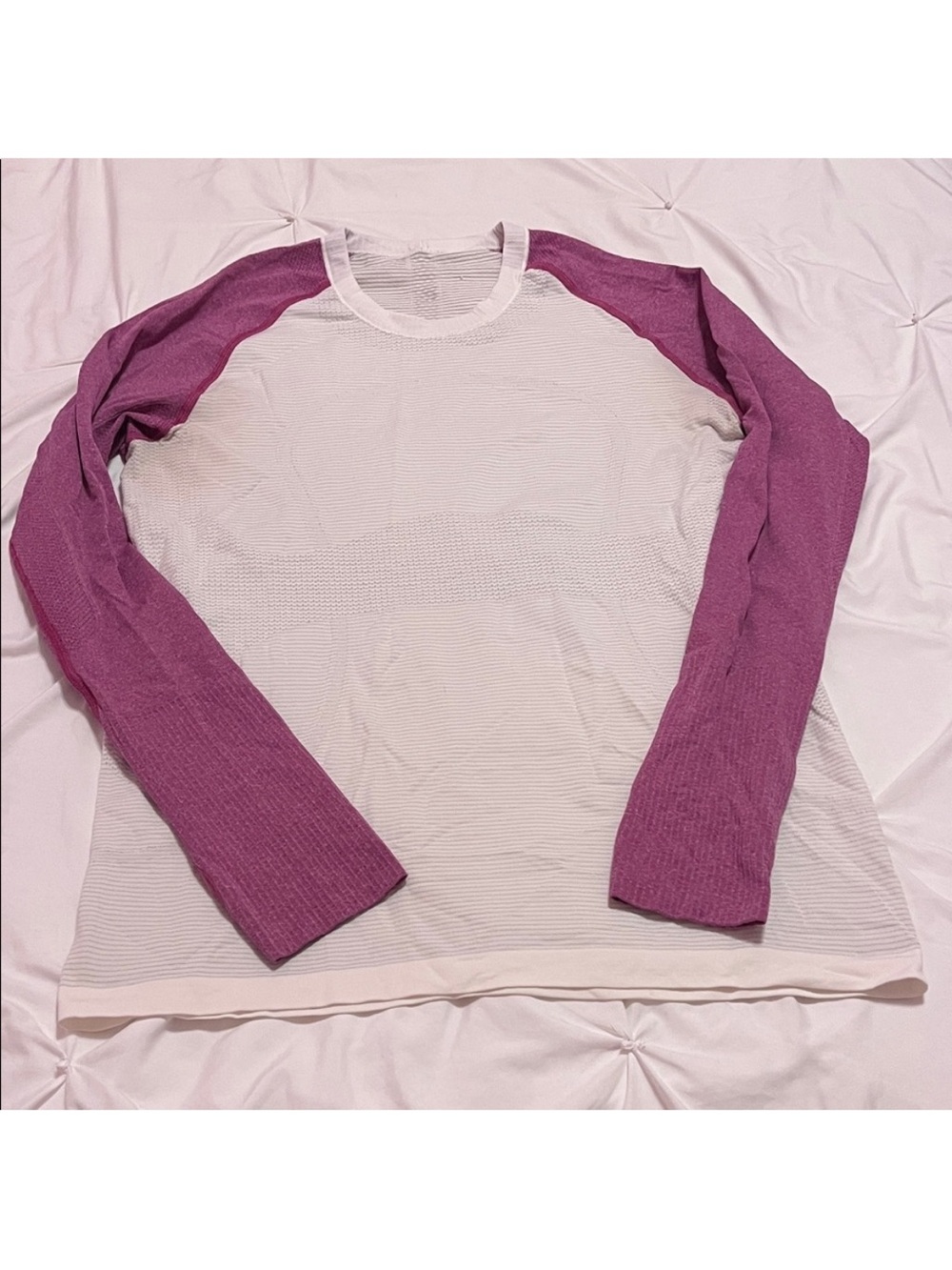 Lululemon swiftly tech Long-Sleeve in purple and White